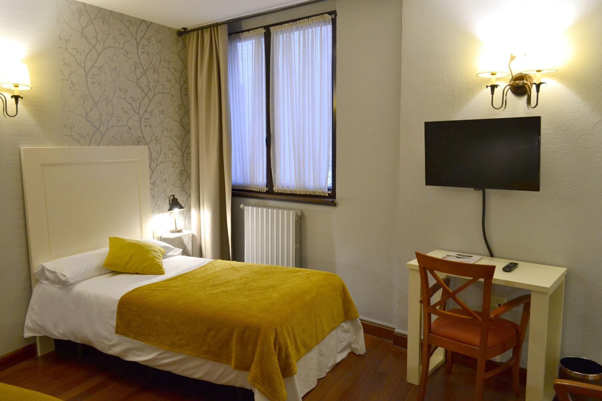 Hotel Alda Via Leon Ngoại thất bức ảnh